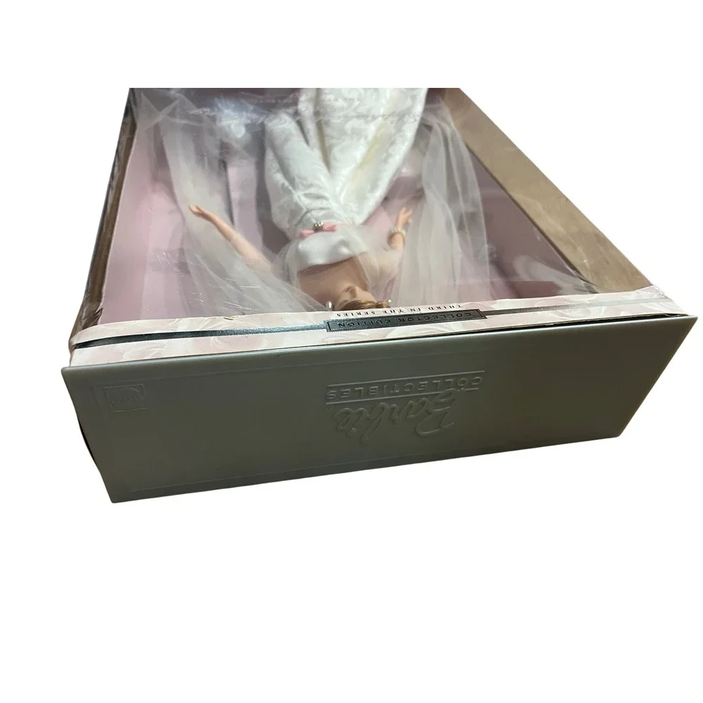 Barbie‎ Sophisticated Wedding 2002 The Bridal Collection Doll Third in Series
